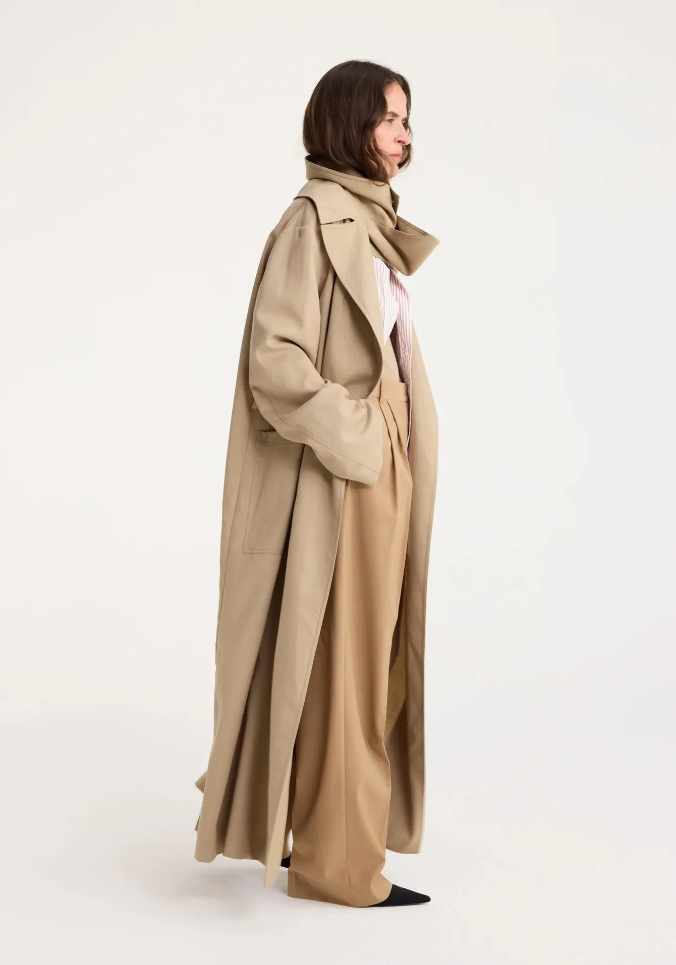 BELTED TRENCH COAT WITH DOUBLE COLLAR