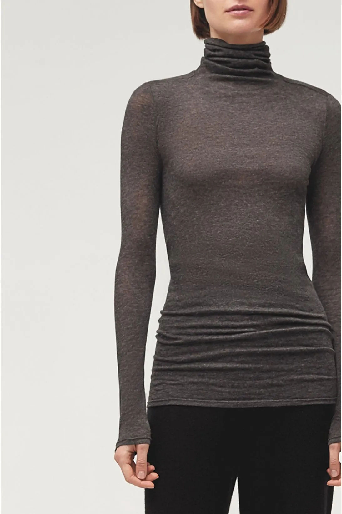 CASHMERE SKIN TURTLENECK