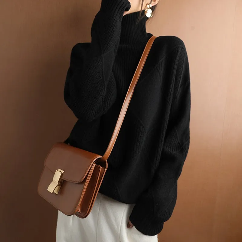 Cashmere Turtleneck Jumper in Solid Color Knit Style