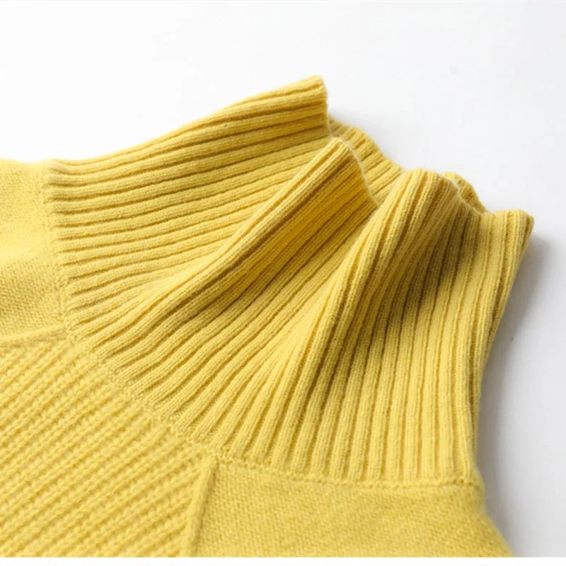 Cashmere Turtleneck Jumper in Solid Color Knit Style