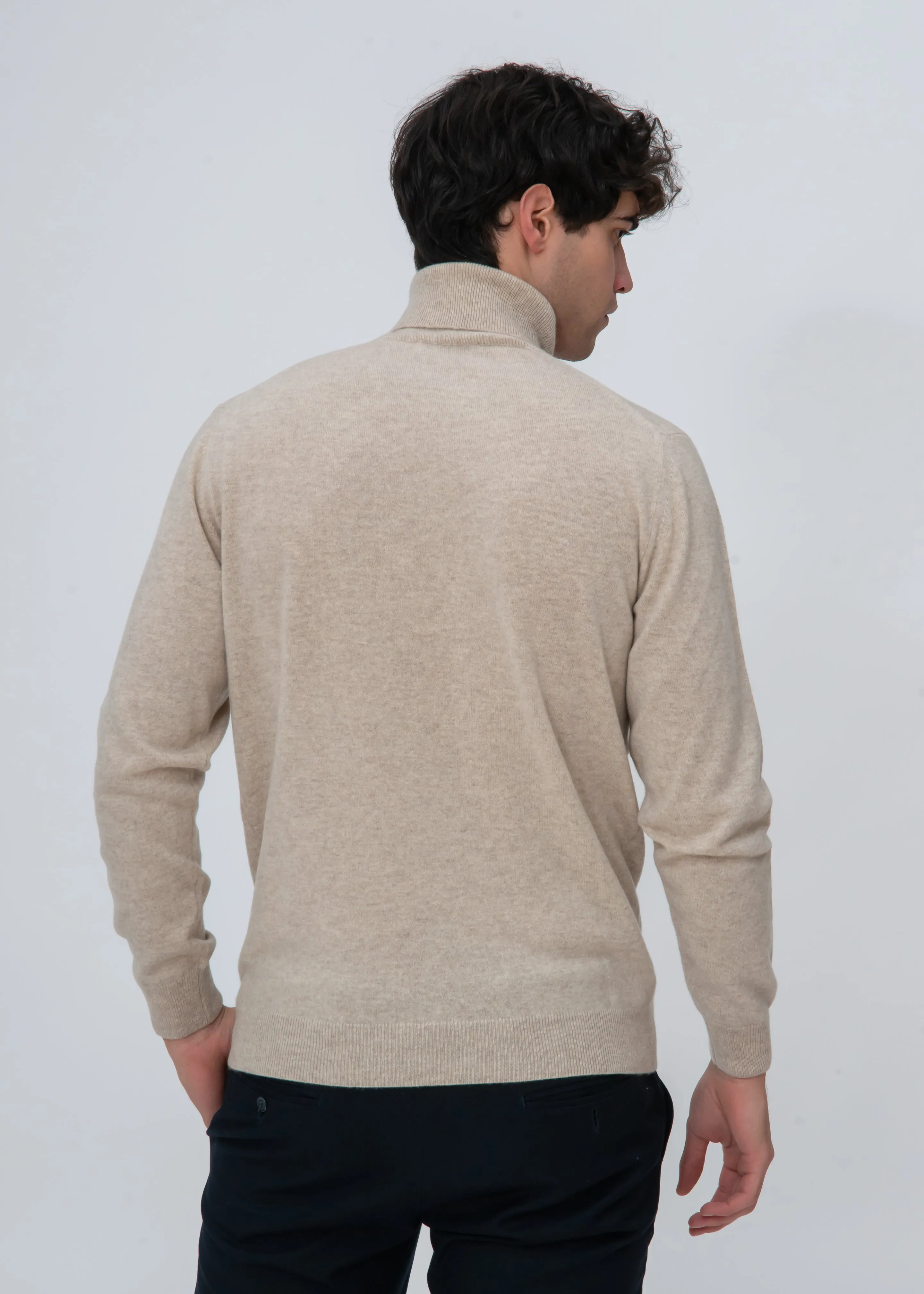 CLASSIC CASHMERE TURTLENECK SWEATER