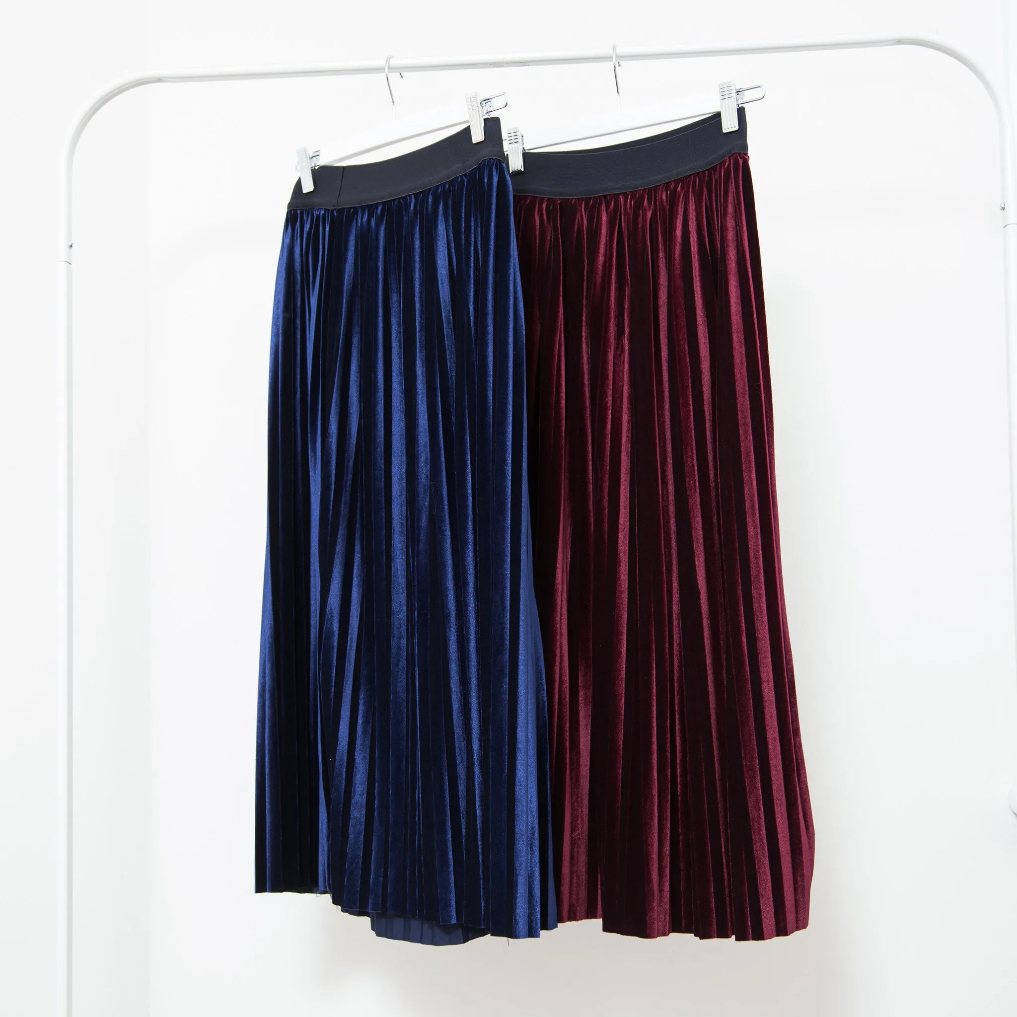 JOEY VELVET PLEATED SKIRT- NAVY