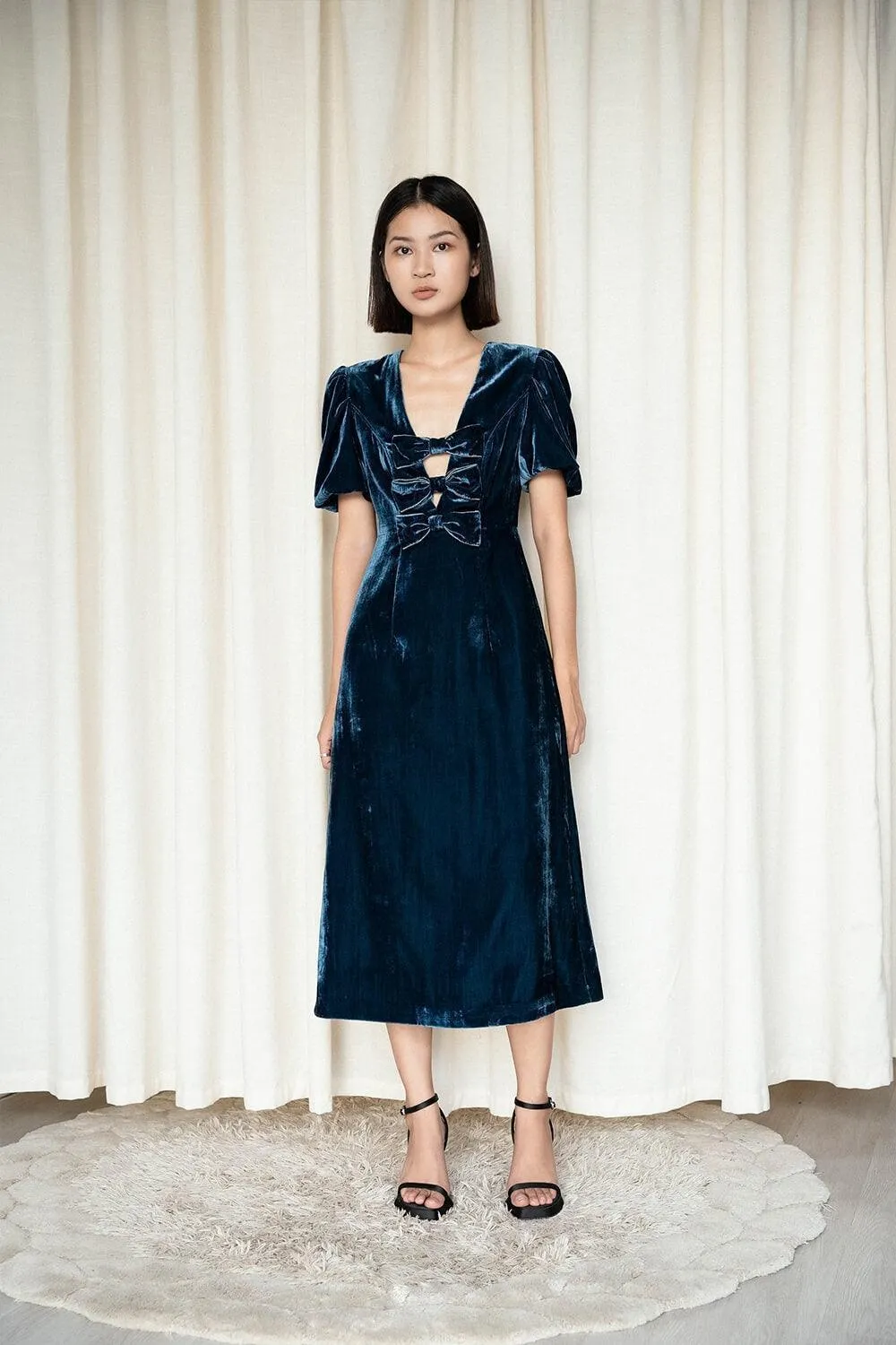 Kiddo A-line V-Neck Velvet Midi Dress