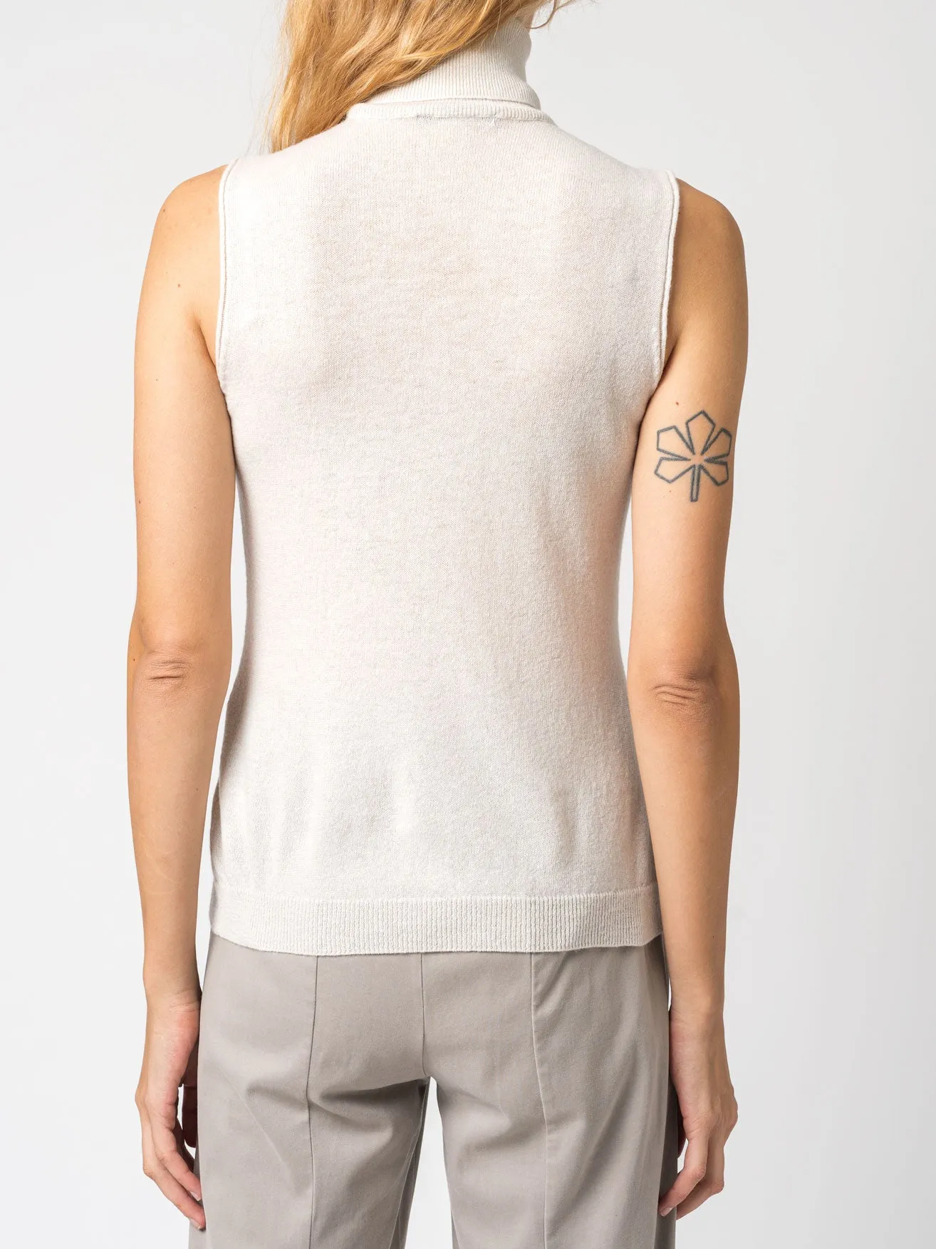 Sleeveless Cashmere Turtleneck Knit