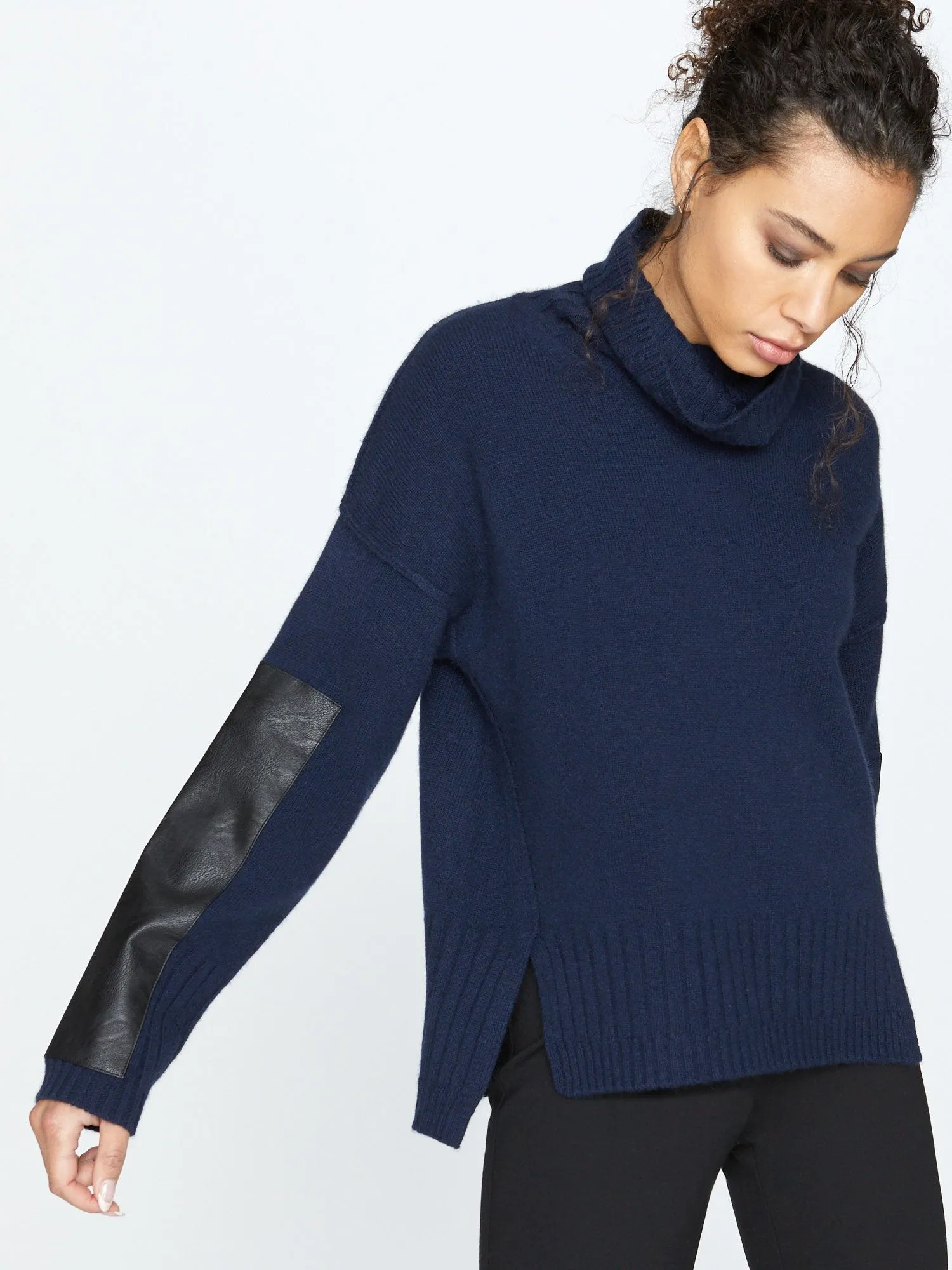 The Yumi Turtleneck