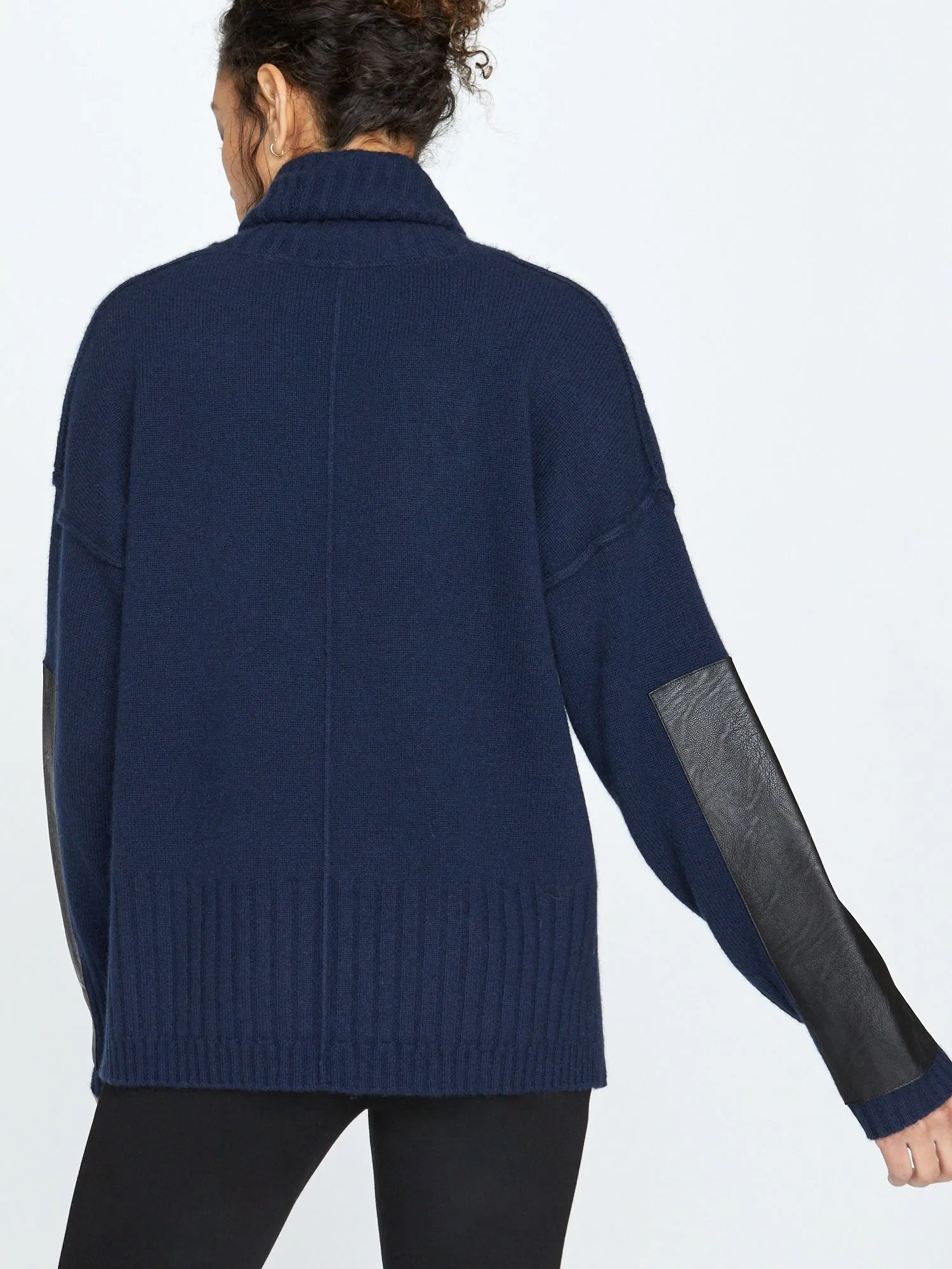 The Yumi Turtleneck