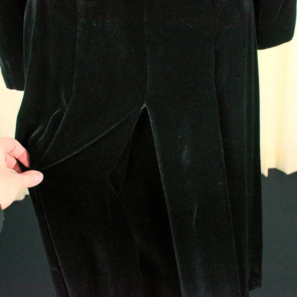 Vintage 1940s Black Velvet Collar Dress