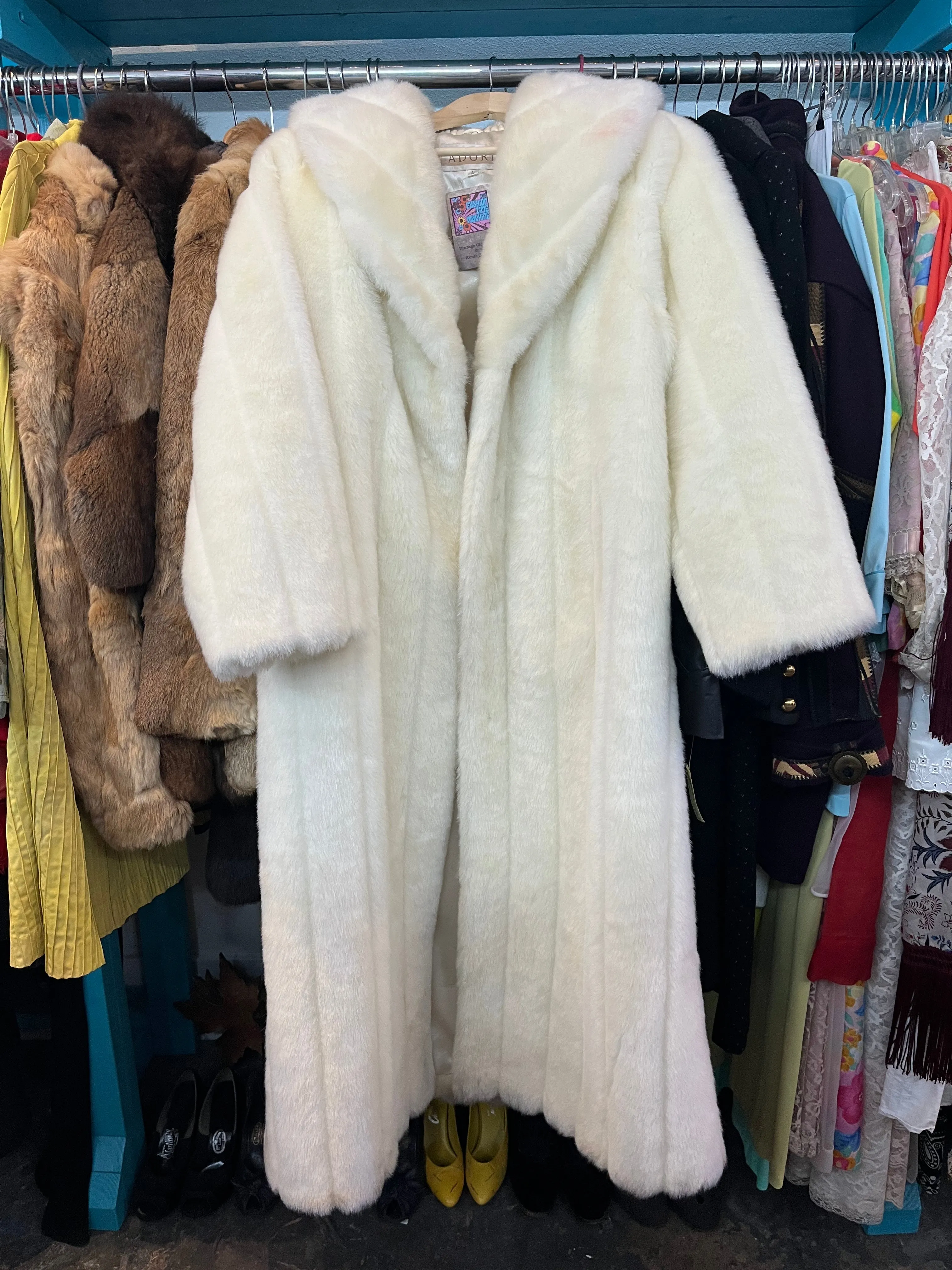 Vintage 80s 90s | White Full Length Faux Fur Glam Coat Bohemian Pinup Mod | L