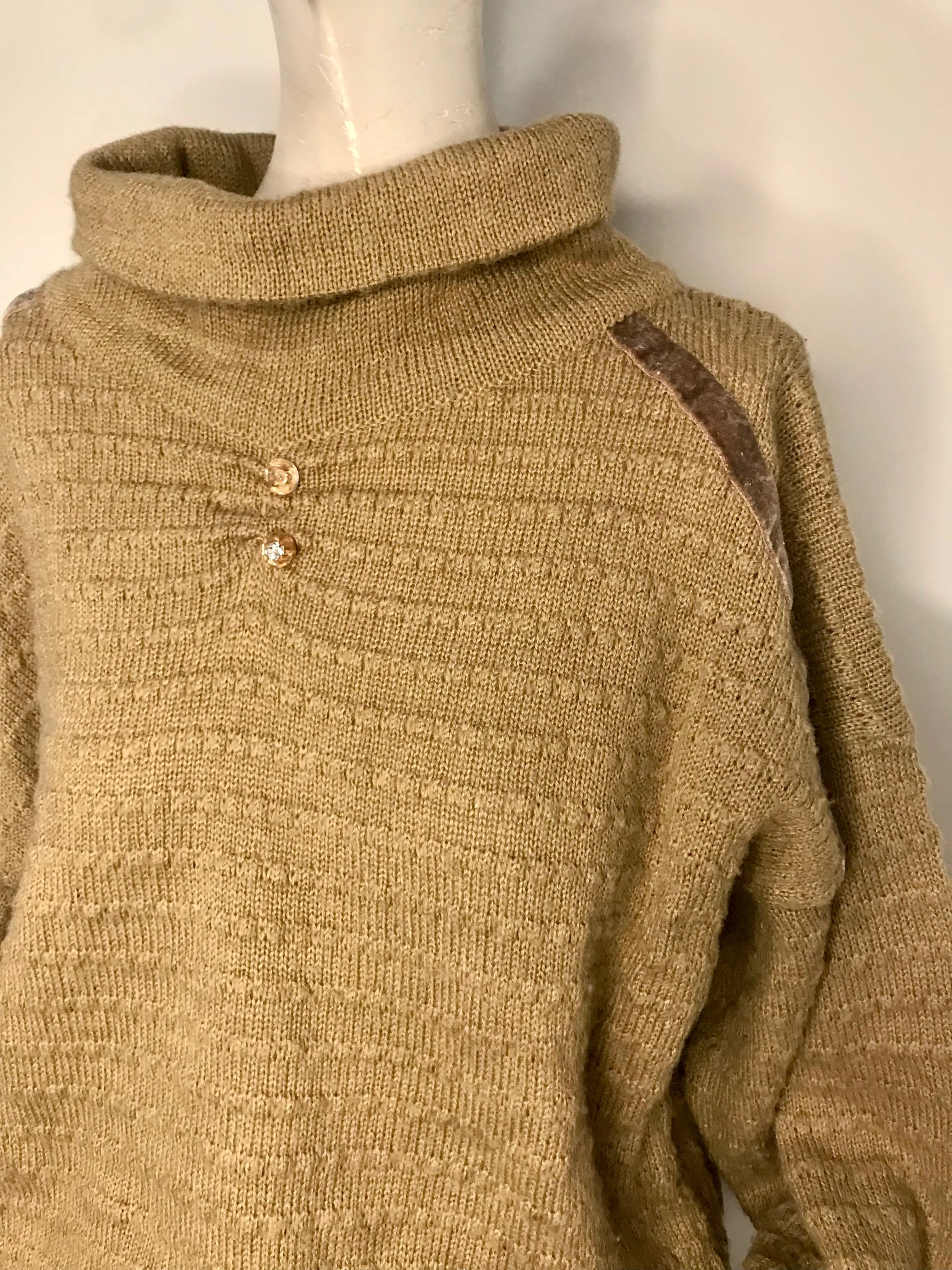 Vintage Knitted Sweater With Velvet Shoulder Stripes (Size M)