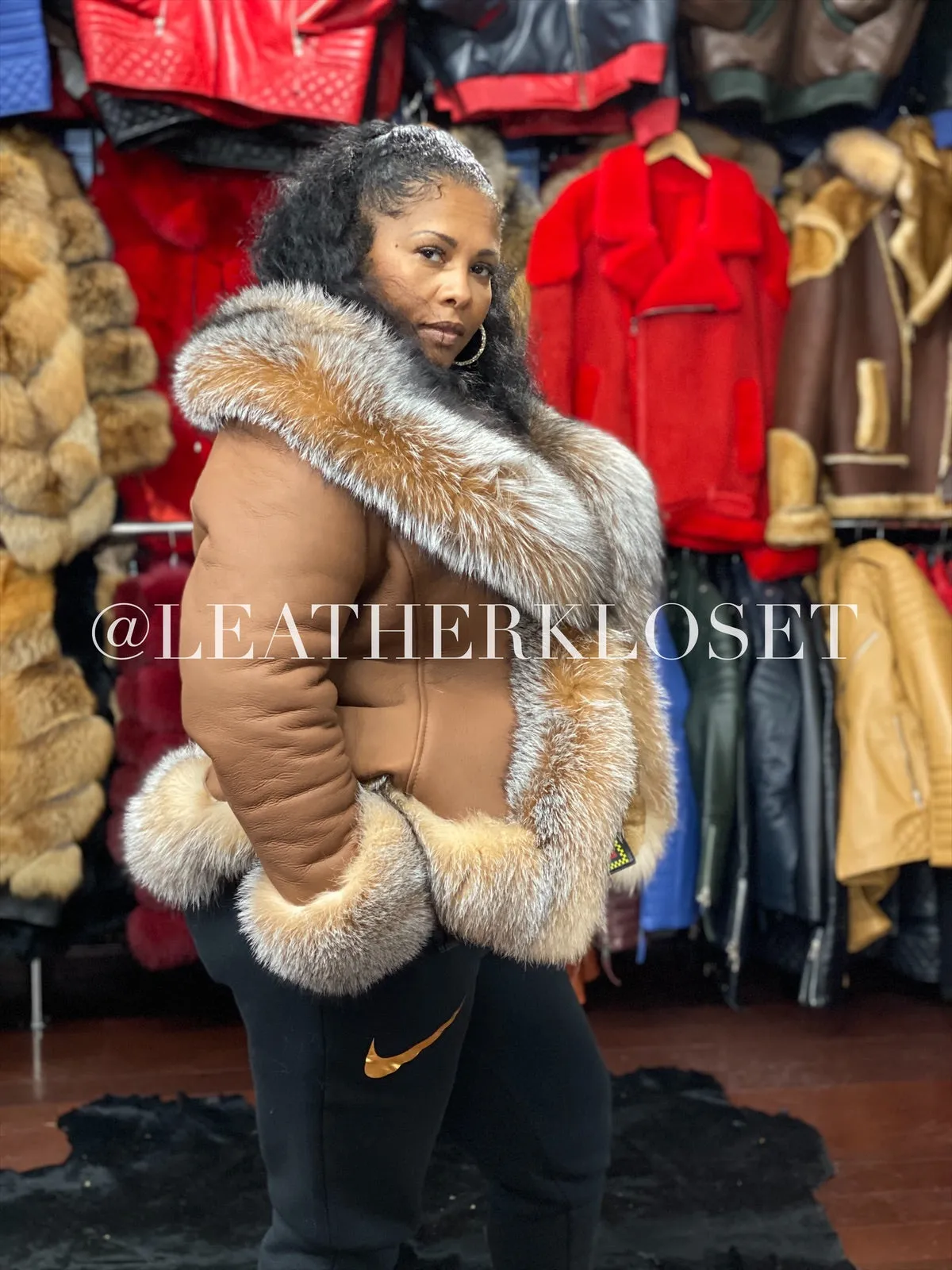 Women's Lara Shearling With Fox [Chestnut]